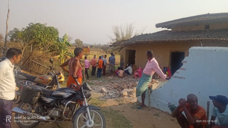 सागोबांध-: अनियंत्रित होकर ट्रक घुसा घर में, चाहरदीवारी ढहाया। फसल भी हुए नुकसान…