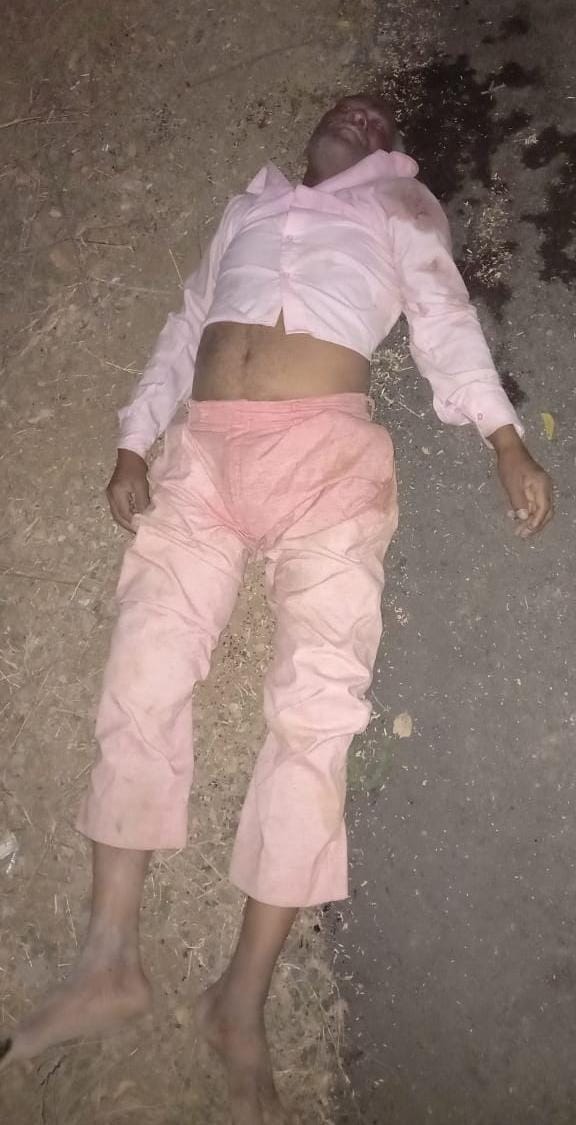 बाइकसवार गिरकर हुआ घायल, डॉक्टर ने मृत घोषित किया।