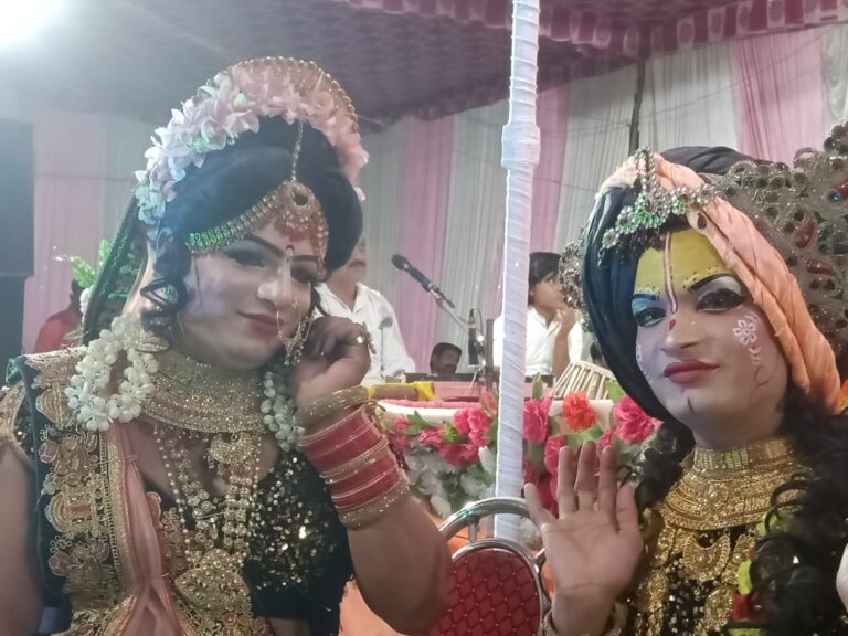 श्री राम कथा प्रसंग – गुरुकुल शिक्षा, सनातन संस्कृति, सोलह संस्कारों आदि की उपेक्षा के कारण संयुक्त परिवार टूट रहे – पंडित श्री दिलीप कृष्ण भारद्वाज महाराज जी