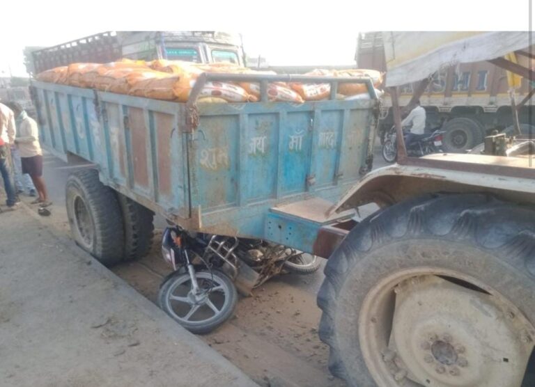 ब्रेकिंग-: चोपन ट्रैक्टर ने बाइक सवार को मारी टक्कर गंभीर।