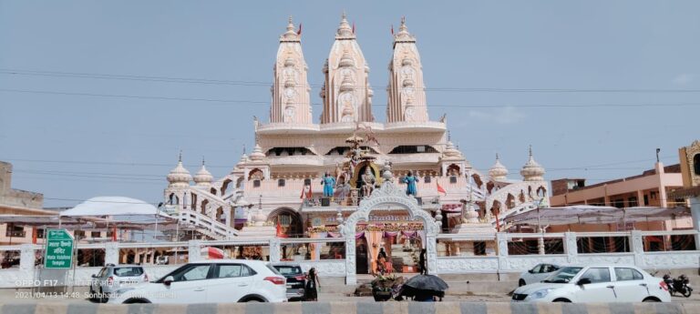 चैत्र नवरात्र के अवसर पर कोविड 19 के गाइडलाइंस अनुपालन के साथ पर किया गया पूजा-अर्चन।