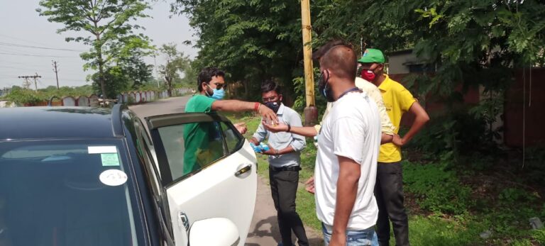 जिला प्रशासन के साथ कोरोना जागरूकता के लिए कर रही कार्य