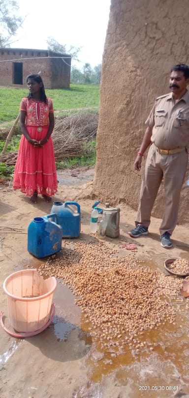 अवैध शराब बनाने और बेचने वाले के विरुद्ध पुलिस का चला विशेष अभियान