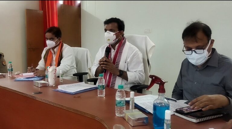 प्रदेश सरकार समाज के गरीब और कमजोर वर्गों को हर संभव राहत और मदद उपलब्ध कराने हेतु कृत संकल्पित- प्रभारी मंत्री डॉ शतीस चन्द्र द्विवेदी