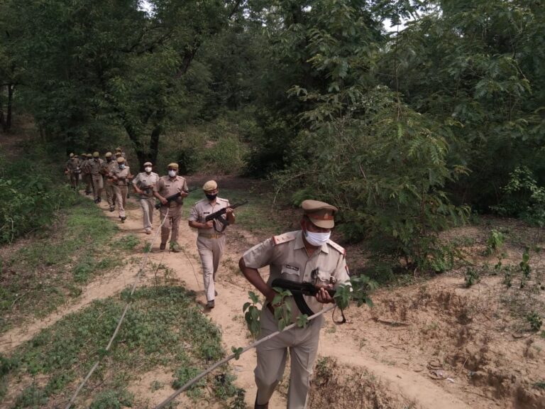 विंढमगंज पुलिस ने कुदरी व बैरखड़ के जंगलों में किया काम्बिंग