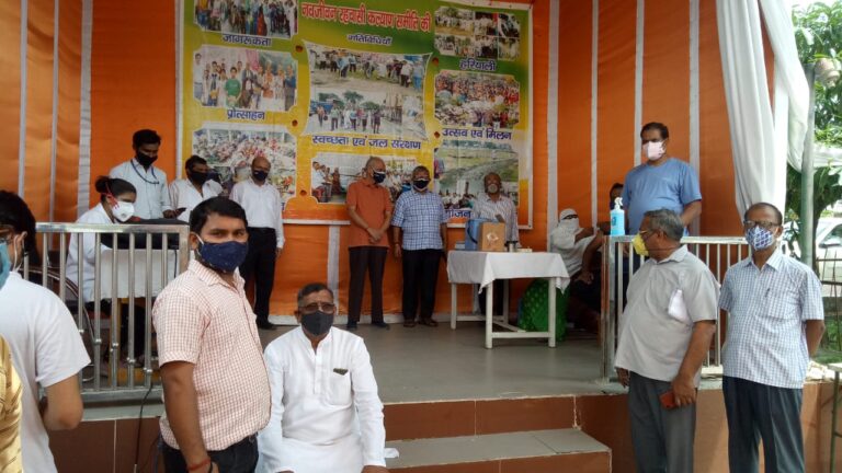 संयुक्त व्यापार मंडल एवं नवजीवन विहार रहवासी कल्याण समिति के तत्वाधान द्वारा आयोजित वैक्सीनेशन का कार्य संपन्न।