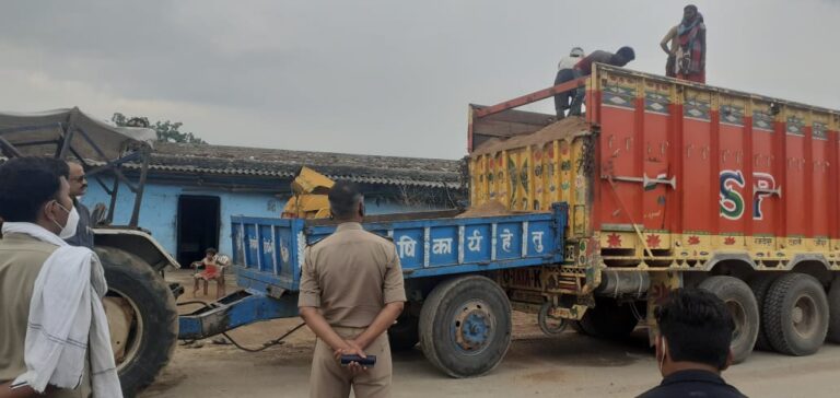 निरंकुश हुए ओवरलोडकर्ता – ओवरलोड बालू परिवहन को लेकर पुलिस अधीक्षक के तेवर सख्त।