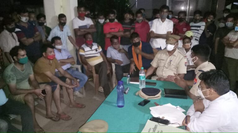 मुर्गा व्यवसायी सहित 12 अज्ञात के खिलाफ मुकदमा दर्ज।