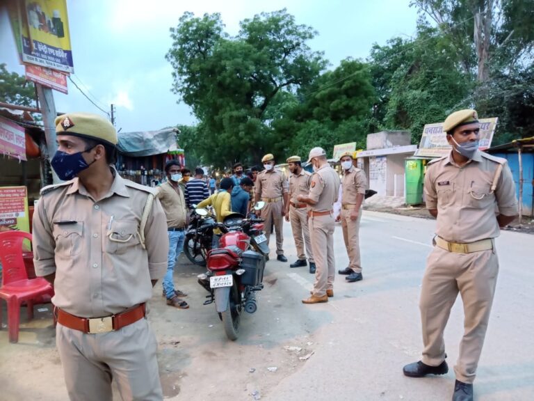 दुद्धी व विंढमगंज थाना अंतर्गत वाहनों का ई चालान एवं बिना मास्क लगाकर घूमने पर जुर्माना वसूला गया