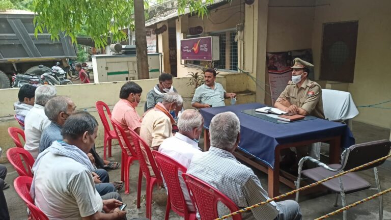 नवागत चौकी प्रभारी डाला द्वारा व्यापारियों से शिस्टाचार से भेट मुलाकात कर जाना गया नगर की समस्याओं का हाल