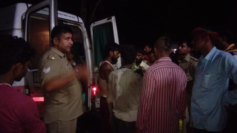 सोनभद्र -: मकान की दिवाल गिरने से दो की मौत,दो घायल।