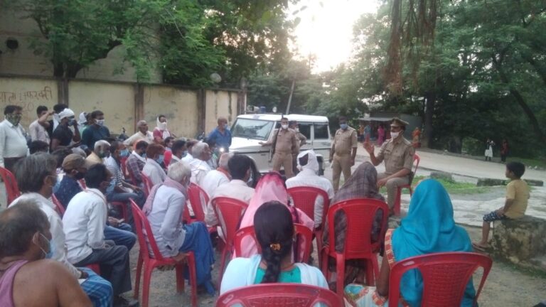 जन चौपाल के माध्यम से कोरोना के वैक्सीन और नशा मुक्ति अभियान को लेकर किया गया लोगों को जागरूक