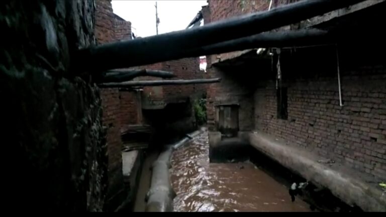 जीना हुआ मुहाल – सैकड़ों घरों में घुसे पानी ने मचाया तबाही