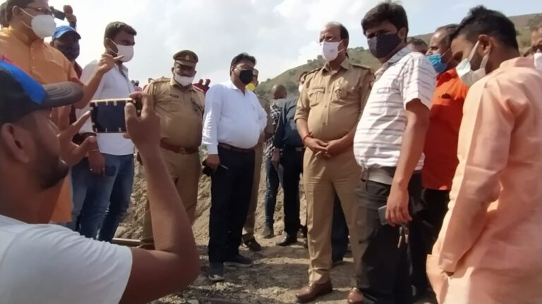 एनसीएल के मीटिंग हॉल में उप जिला अधिकारी ने की जनसुनवाई