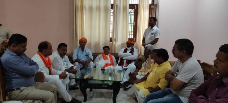 पीडब्ल्यूडी गेस्ट हाउस में अनुसूचित जाति जनजाति आयोग के उपाध्यक्ष राम नरेश पासवान का गर्मजोशी के साथ हुआ स्वागत