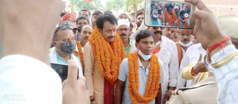 ब्लॉक प्रमुख पद नगवां दो लोगों ने नामांकन दाखिल किया।