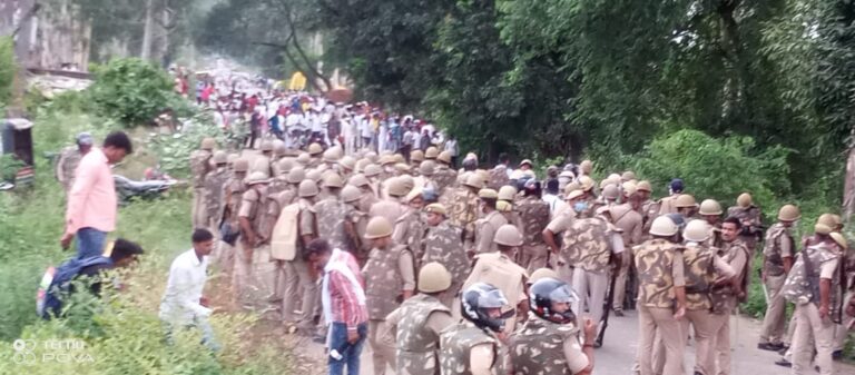 ब्लॉक प्रमुख चुनाव सोनभद्र -: जमकर चले ईंट पत्थर,सीओ एवं दो सिपाही घायल,एक दर्जन के लगभग गिरफ्तार।