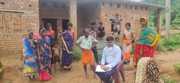 एस डी एम का सख्त निर्देश – मुसहर बस्ती मुख्यमंत्री आवास योजना के तहत अधूरे काम को शीघ्र पूर्ण करने को तत्कालीन ग्राम प्रधान व ग्राम विकास अधिकारी को निर्देश।