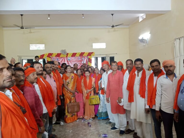 विकास के लिए प्रधानमंत्री, मुख्यमंत्री जैसा त्याग कर विकास के लिए कंधे से कंधा मिलाकर जनप्रतिनिधि काम करें – राम नरेश पासवान अनुसूचित जाति/ जनजाति आयोग उपाध्यक्ष।