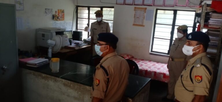 सोनभद्र पुलिस अधीक्षक द्वारा थाना पन्नूगंज का किया गया निरीक्षण, दिये आवश्यक दिशा निर्देश।