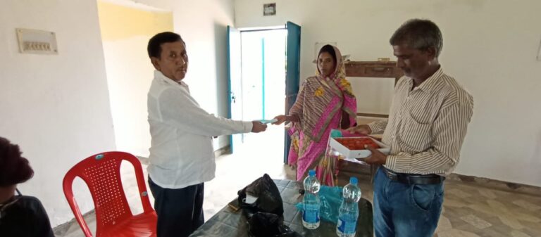 लिलासी – मिशन शक्ति तृतीय चरण ” नारी सुरक्षा, नारी सम्मान स्वावलंबन” सरकार के द्वारा जारी निर्देश को पंचायत भवन में सुना गया।