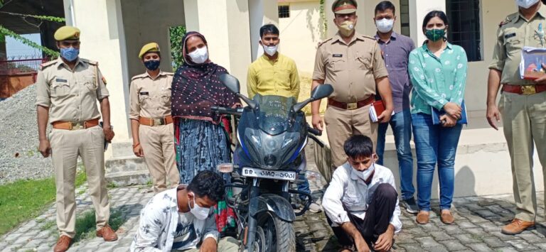 क्राइम ब्रांच सोनभद्र एवं थाना रॉबर्ट्सगंज पुलिस की बड़ी कामयाबी, लूट एवं नकबजनी से सम्बंधित 03 नफर अभियुक्तगण गिरफ्तार।