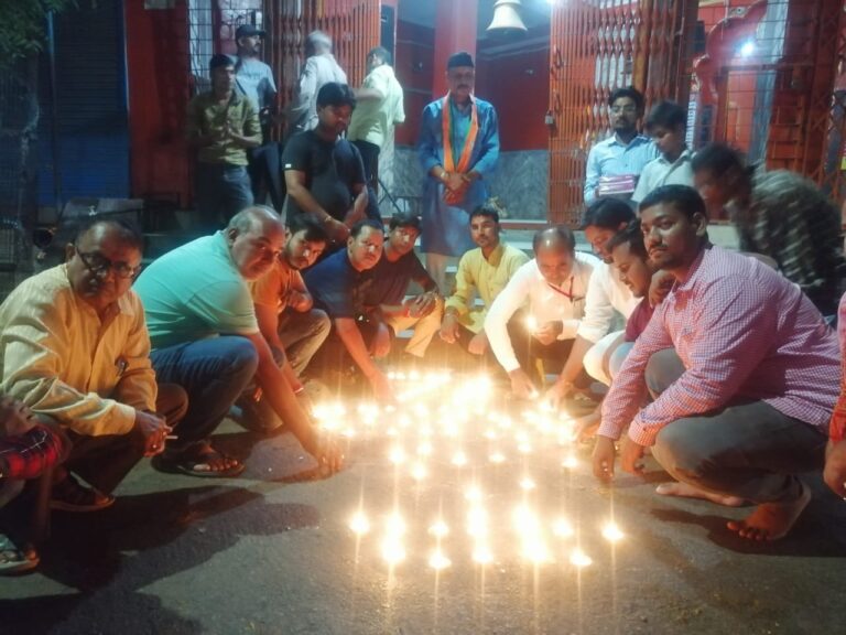 भारत के प्रधानमंत्री नरेंद्र मोदी के 71वें जयंती पर दुद्धी में 71 घी के दीप जले।