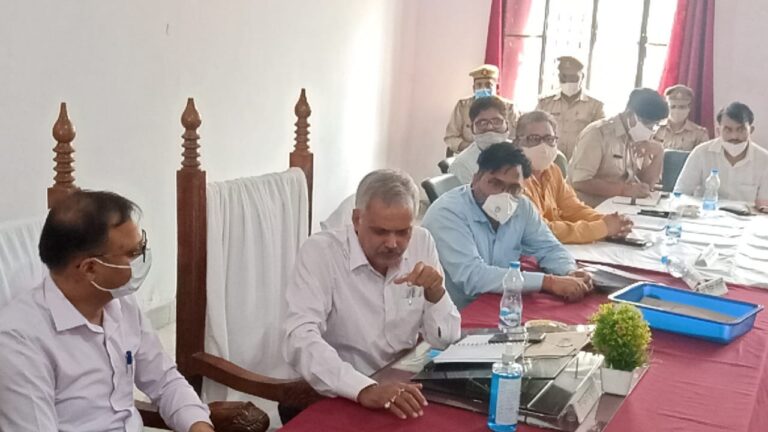 संपूर्ण समाधान दिवस में मंडला आयुक्त योगेश्वर राम मिश्रा ने जिला अधिकारी, उप जिलाधिकारी , पुलिस अधीक्षक आदि का जवाबदेही प्रकरण निस्तारण में किया तय।