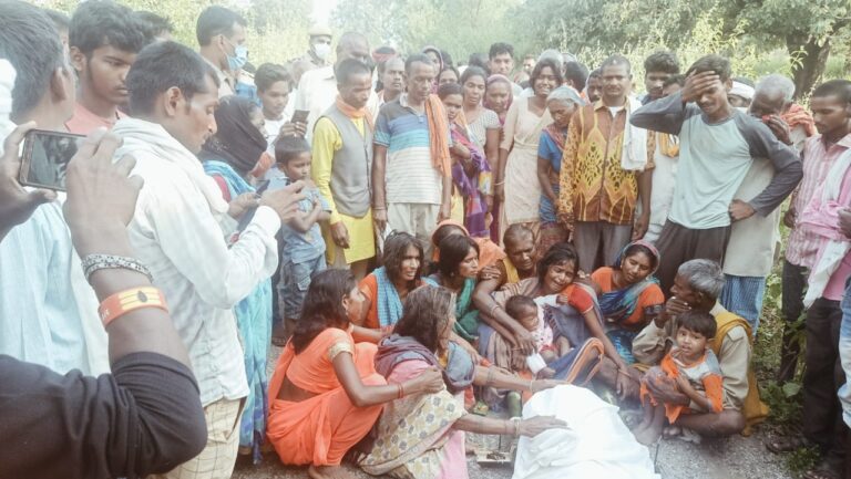 आरंगपानी – पुलिस प्रशासन, मीडिया और ग्रामीणों की मौजूदगी में हुआ दाह संस्कार।