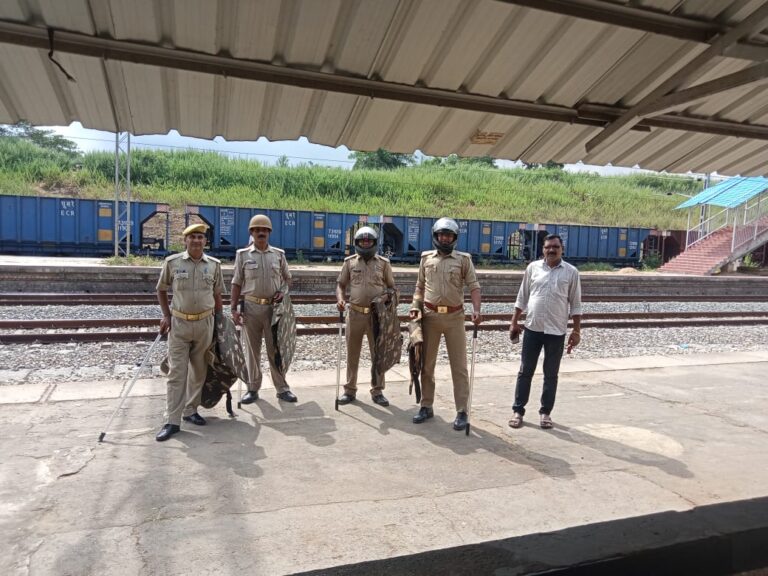 किसान संगठनों द्वारा रेल रोको अभियान के तहत पुलिस प्रशासन चौकन्ना