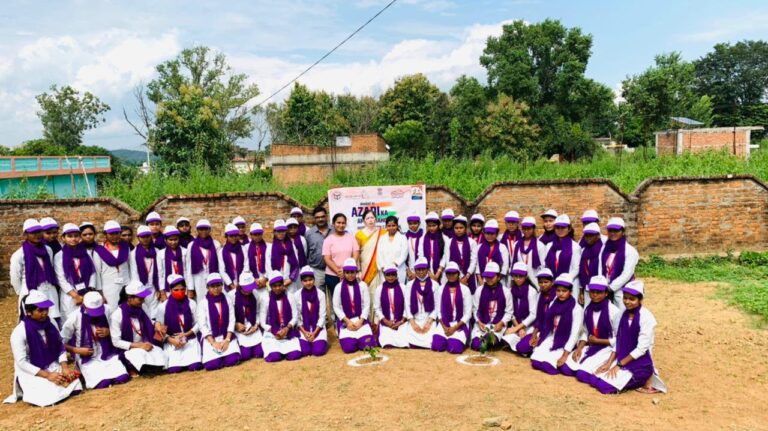 भारत की आजादी का अमृत महोत्सव के बीच वृक्षारोपण – भारतीय समाज कल्याण एवं ग्रामीण विकास संस्थान