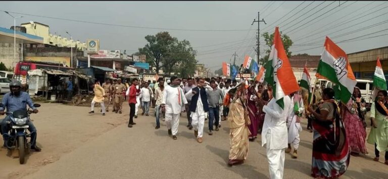 कांग्रेस की प्रतिज्ञा यात्रा पहुंची सोनभद्र, बीजेपी पर जम कर बरसे प्रमोद तिवारी।