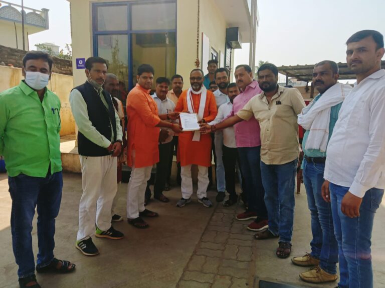 सदर विधायक को सौंपा ज्ञापन और कहा शिक्षकों की समस्याओं के निराकरण तक जारी रहेगा अनवरत संघर्ष :- योगेश पांडे जिलाध्यक्ष प्राथमिक शिक्षक संघ सोनभद्र।