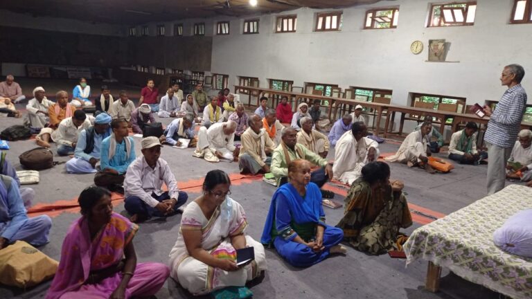 तीन दिवसीय प्रशिक्षण में निरोग काया सबसे बड़ी व्यक्ति की पूंजी पर कार्यक्रम स्वास्थ्य मित्रों के साथ शुरू।