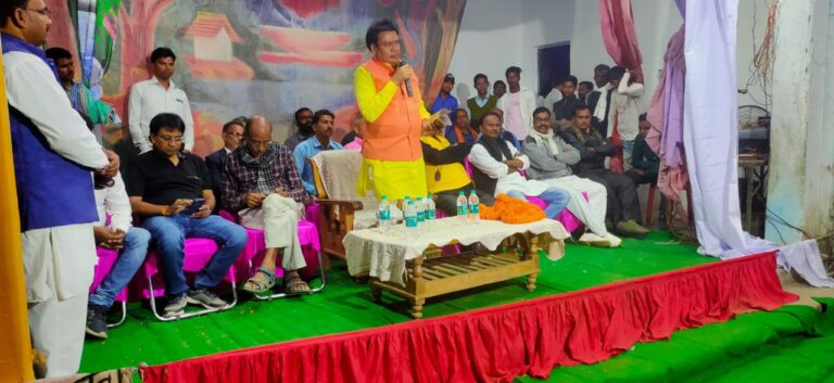 नाट्य काव्य का रूप हैं जो सुनने से हीं नहीं बल्कि देखने से भी रसानुभूति कराती होती है- दुद्धी विधायक हरिराम चेरों