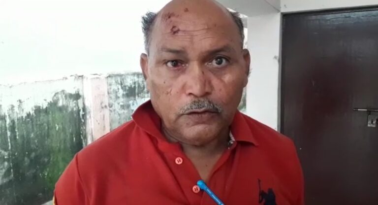 Sonbhadra News : दो पुलिस कर्मियों के खिलाफ एससी एसटी एक्ट के तहत मामला दर्ज कर दो दिन में रिपोर्ट देने का निर्देश।