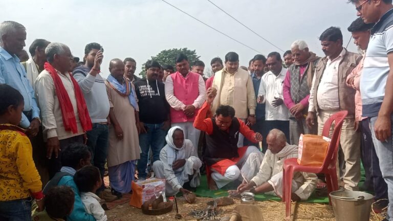 ऐतिहासिक पहल – 2 करोड़ 29 लाख की लागत से 3 किलोमीटर ग्राम रजखड़ सड़क निर्माण का विधायक हरिराम चेरो ने किया भूमि पूजन