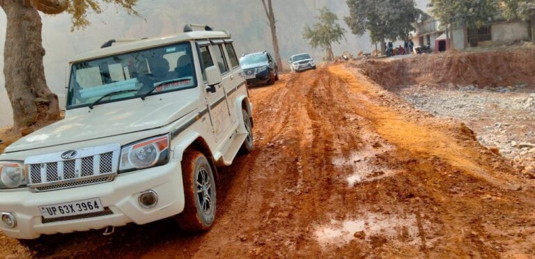 शिकायत पर ई-टेंडरिंग खदान की जांच में जुटी खनन विभाग की टीम।