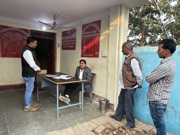 एसडीएम दुद्धी ने किया धान क्रय केंद्रों का औचक निरीक्षण ।