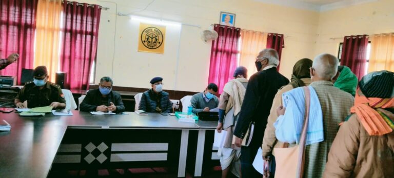 तहसील दिवस के अवसर पर जिलाधिकारी व पुलिस अधीक्षक सोनभद्र द्वारा तहसील घोरावल पर आमजन की समस्याओं को सुना गया।