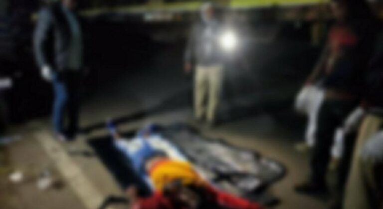 बीती रात राजकीय कन्या इंटरमीडिएट कॉलेज के समीप ट्रेलर की चपेट में आने से एक 18 वर्षीय युवक की हुई मौत