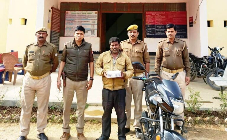 sonbhdra- थाना पिपरी पुलिस ने चोरी की मोटर साइकिल बरामद कर अवैध तमन्चा के साथ 1 को किया गिरफ्तार।