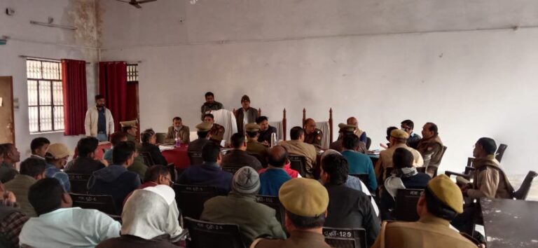 संपूर्ण समाधान दिवस पर जिलाधिकारी को बालिकाओं फिटनेश के लिये जगह उपलब्ध कराने के संबंध में दिया प्रार्थना पत्र।