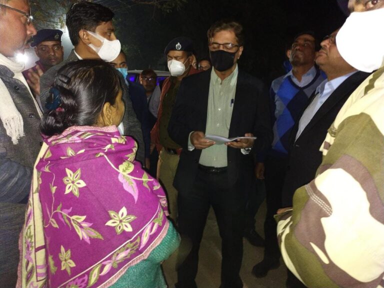 रेलवे मुख्य महा प्रबंधक से शौचालय निर्माण के लिये जनहित जमीन की मांग।