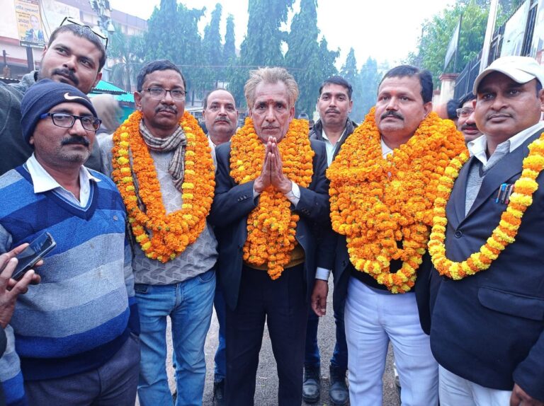 सोनभद्र बार एसोसिएशन चुनाव – महेंद्र शुक्ला अध्यक्ष, चंद्रपाल शुक्ल महामंत्री निर्वाचित।