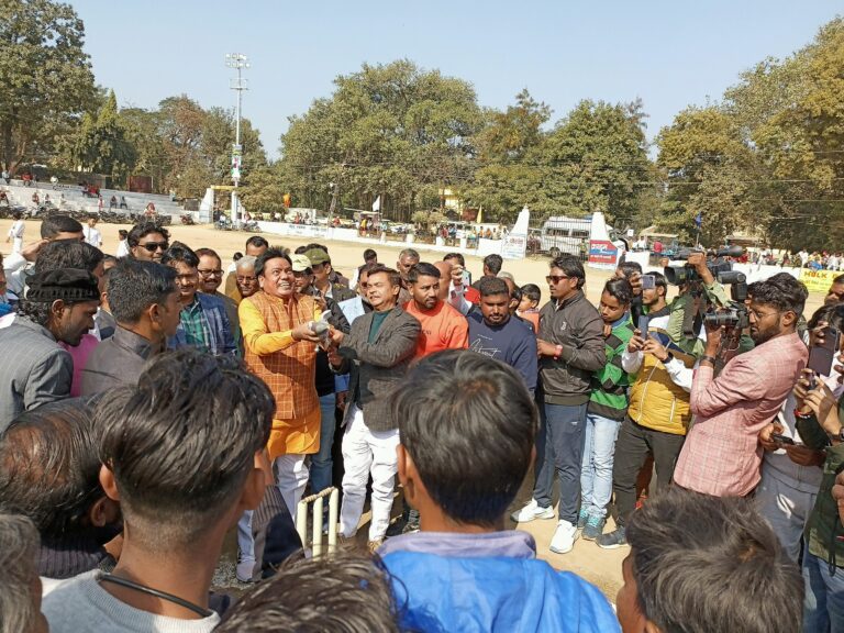 टाउन क्लब दुद्धी – मैत्रीपूर्ण उद्घाटन मैच में डीएम एकादश ने मारी बाजी।