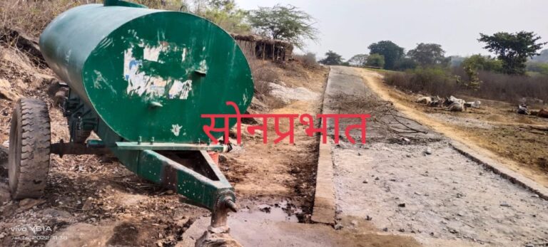 सीसी रोड निर्माण में अनियमितता, मानक नजरंदाज।