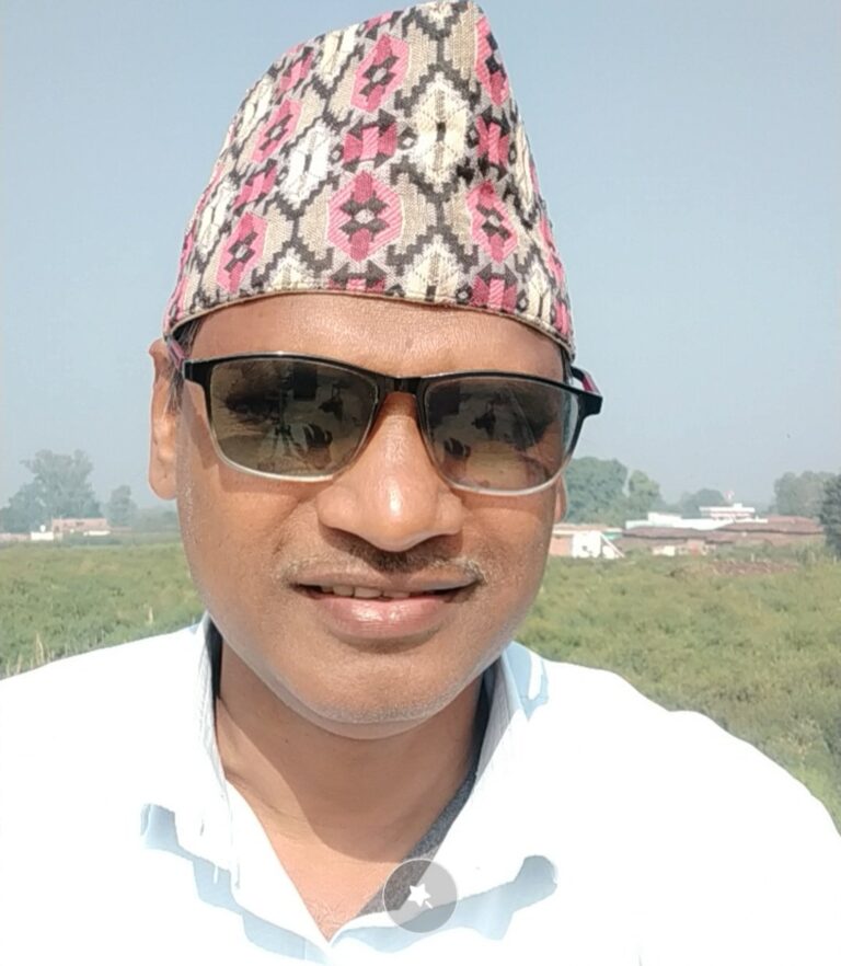 साहित्य रत्न सम्मान से नवाजे गए डॉक्टर बृजेश।