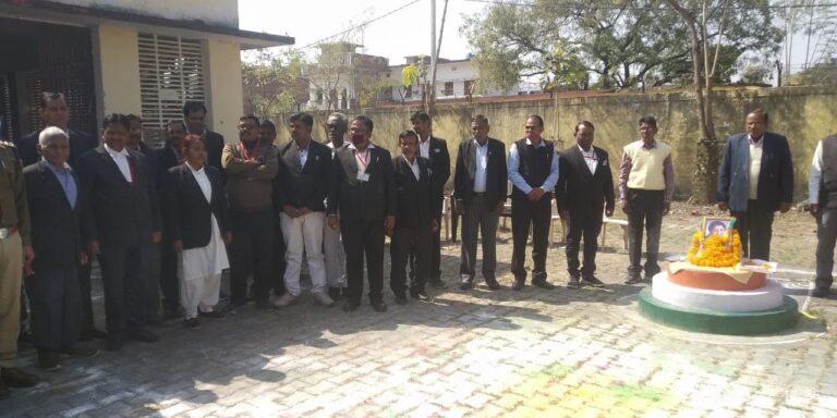 दुद्धी बार सभाकक्ष में स्वर कोकिला लता मंगेशकर जी को दी गई श्रद्धांजलि।