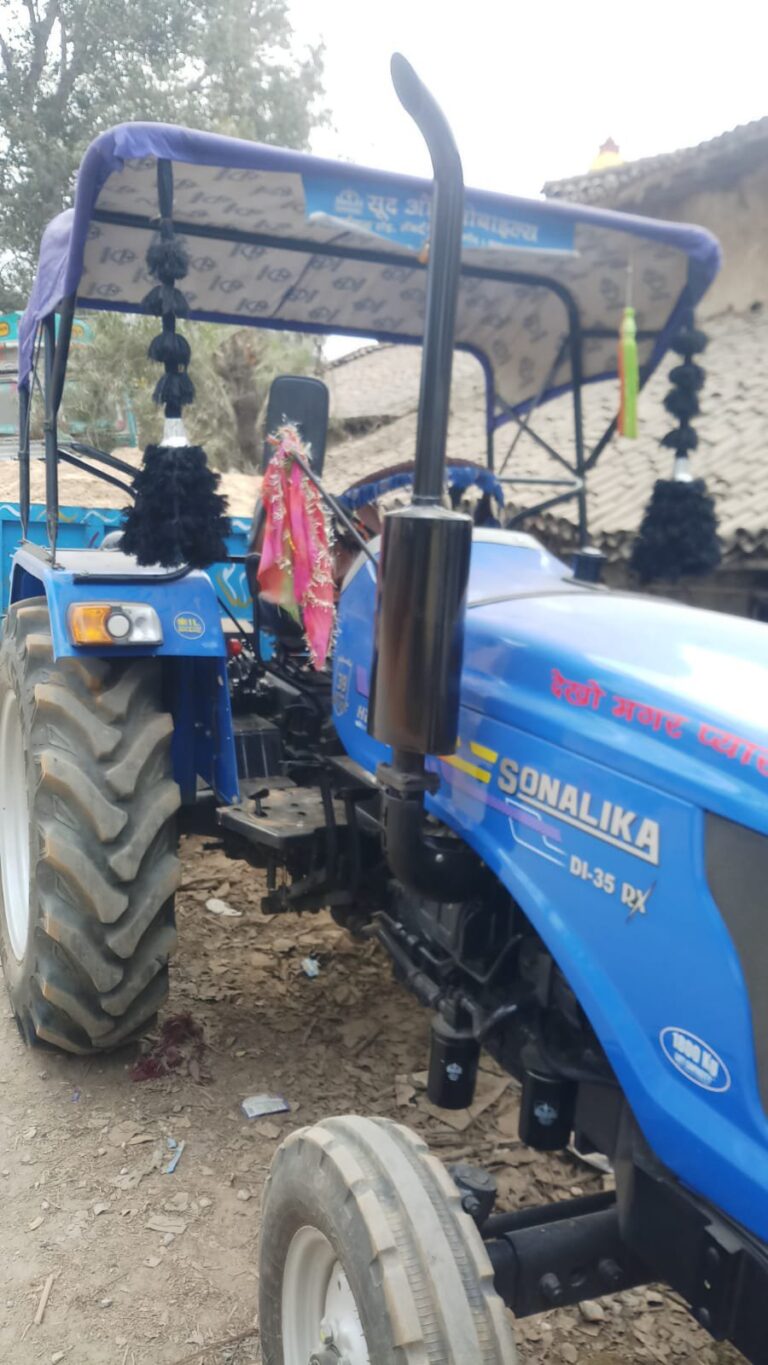 अवैध बालू खनन में लिप्त ट्रैक्टर समेत दो लोग धराए।